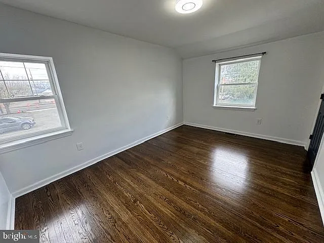 8 Cooper Ave — Photo 17