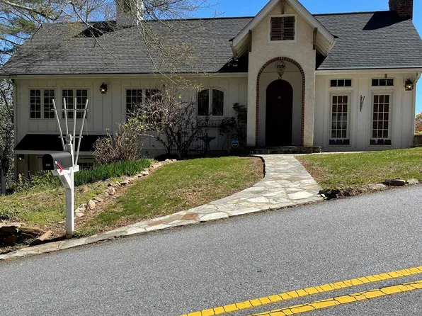 2498 W Lakeshore Dr, Landrum, SC 29356