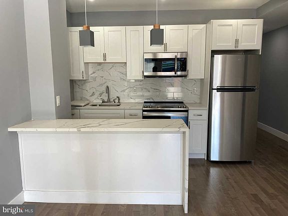 5th image of 2361 E Allegheny Ave
