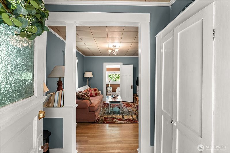 3rd image of 1197 Prospect Avenue