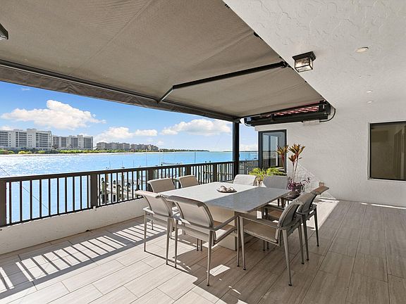 2nd image of 406 La Peninsula Blvd #406