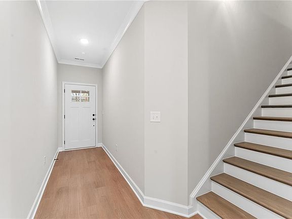5th image of 317 Colsen Dr
