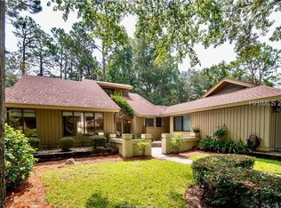 7 Cottonwood Ln, Hilton Head Island, SC 29926
