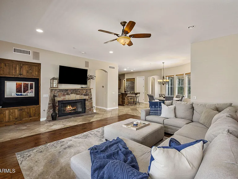 9572 E Mountain Spring Rd — Photo 14
