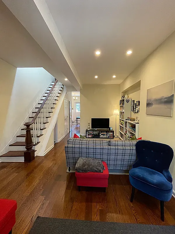 Building Photo - 382 6th St #2