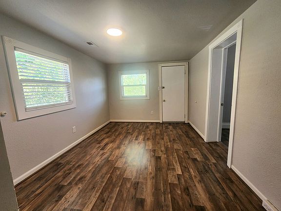 3rd image of 137-139 Harvard Ave #2