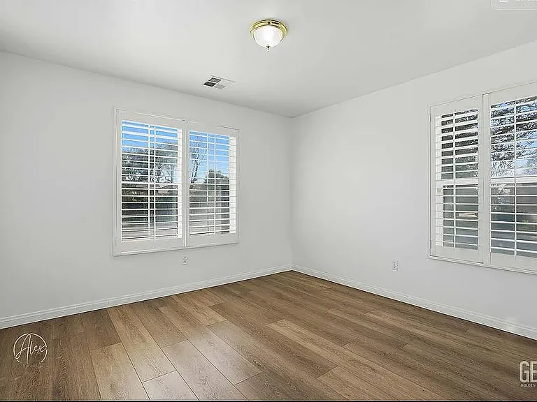 11528 Indian Hawthorne St — Photo 15
