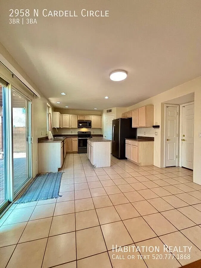 Very Private 3bd/2.5ba House + Loft + 2 Car Garage & Views! — Photo 4