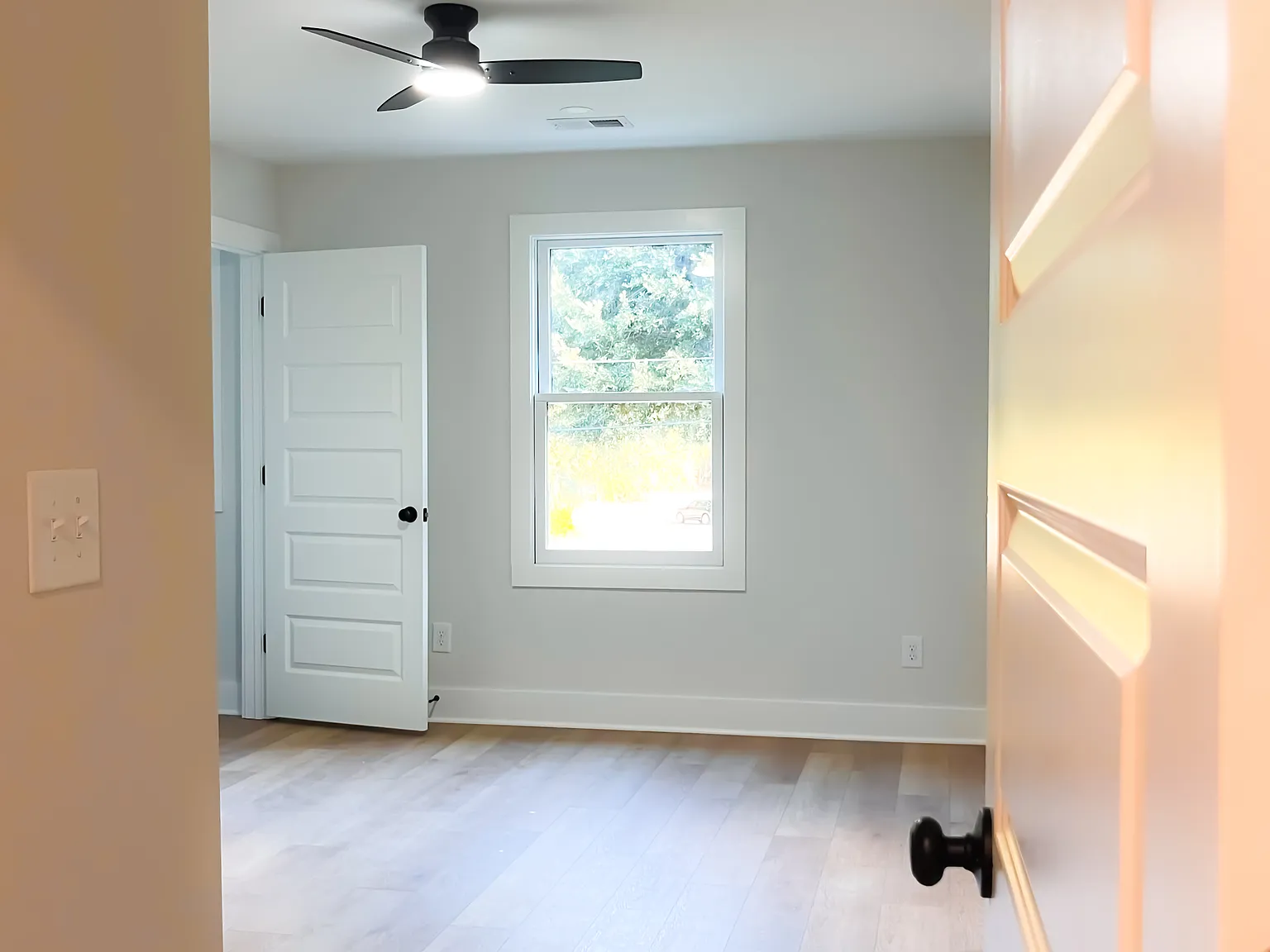 10 bed, 6500 sqft, $11,000 — Photo 3
