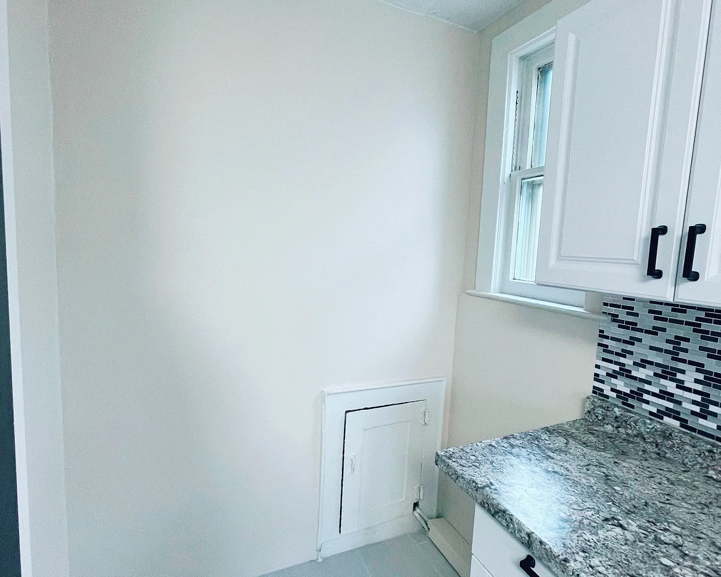 3 bed, 1300 sqft, $2,600 — Photo 2