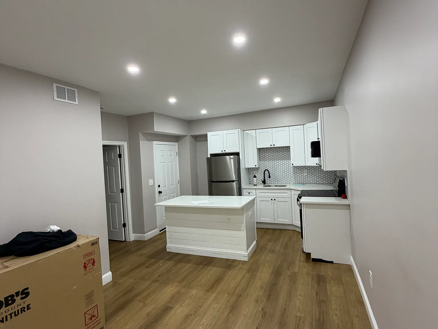 2 bed, $2,500 — Photo 2