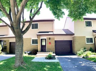 35 Queenslea Dr #70, Hamilton, ON L8W 1T7