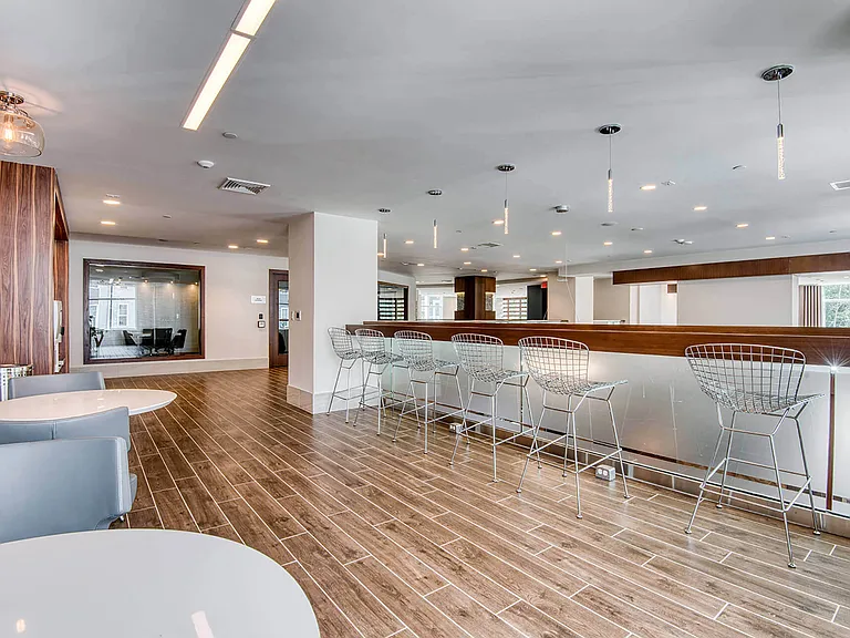 Host your next meeting in the business center and lounge