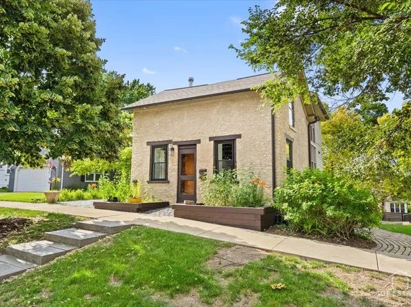 606 Cedar St, Saint Charles, IL 60174