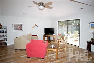 4th image of 1212 W Smith Bay Circle