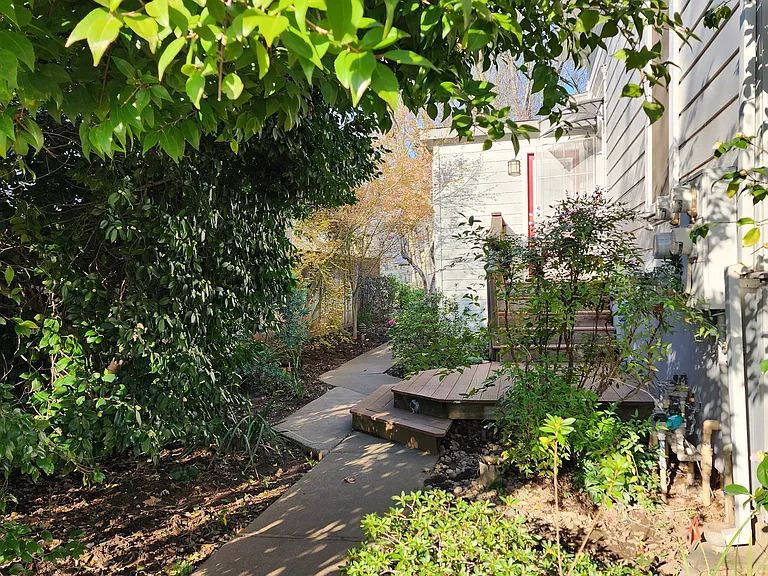 Walk way from Flume Street