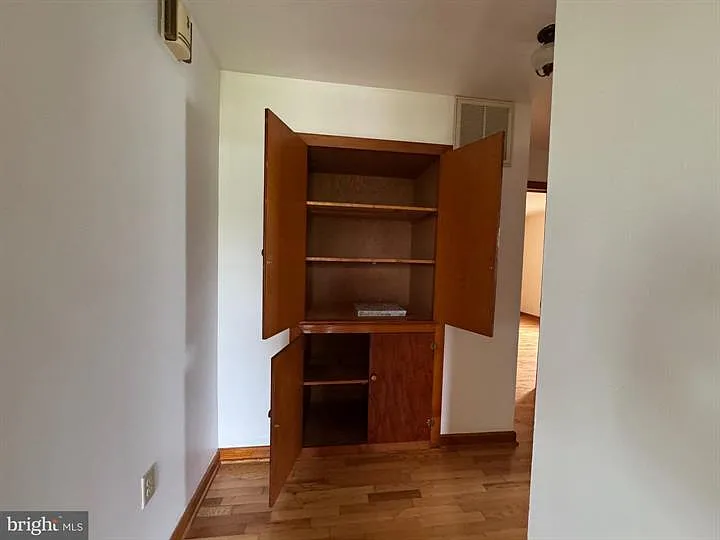 1123 Shepherdstown Rd — Photo 17