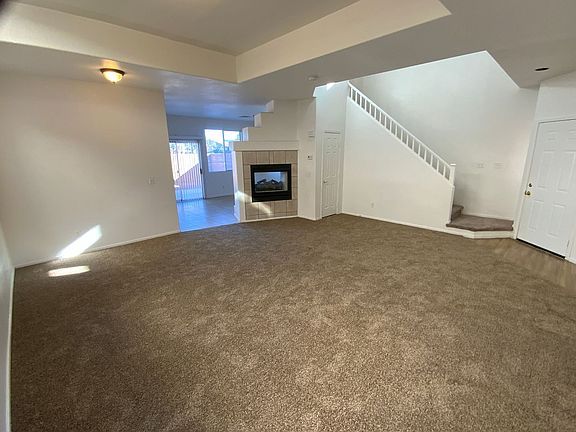 3rd image of 9572 Friant St