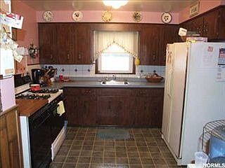 2nd image of 723 E 249th St