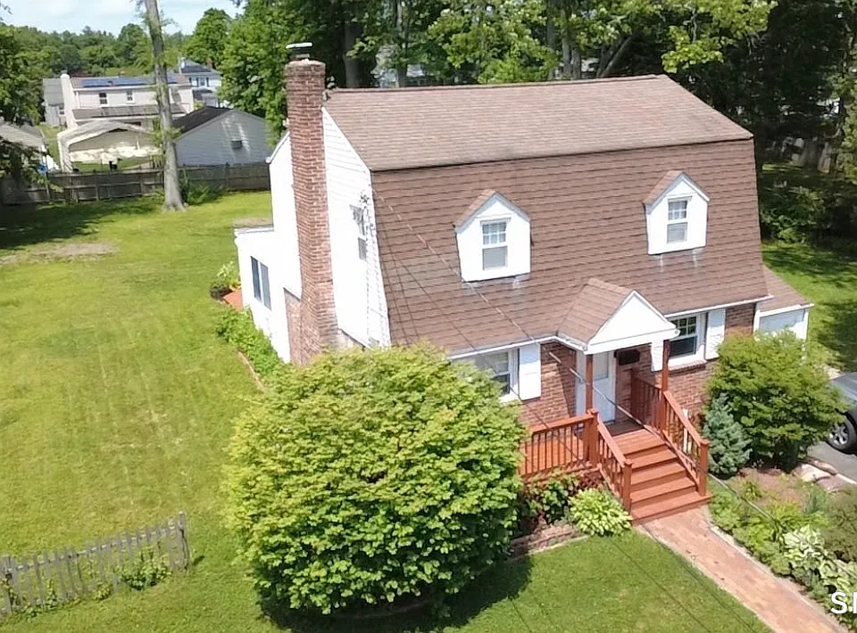 54 Harding Ave