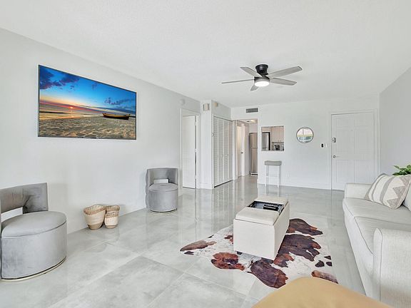 5th image of 3000 NE 48th Street #303