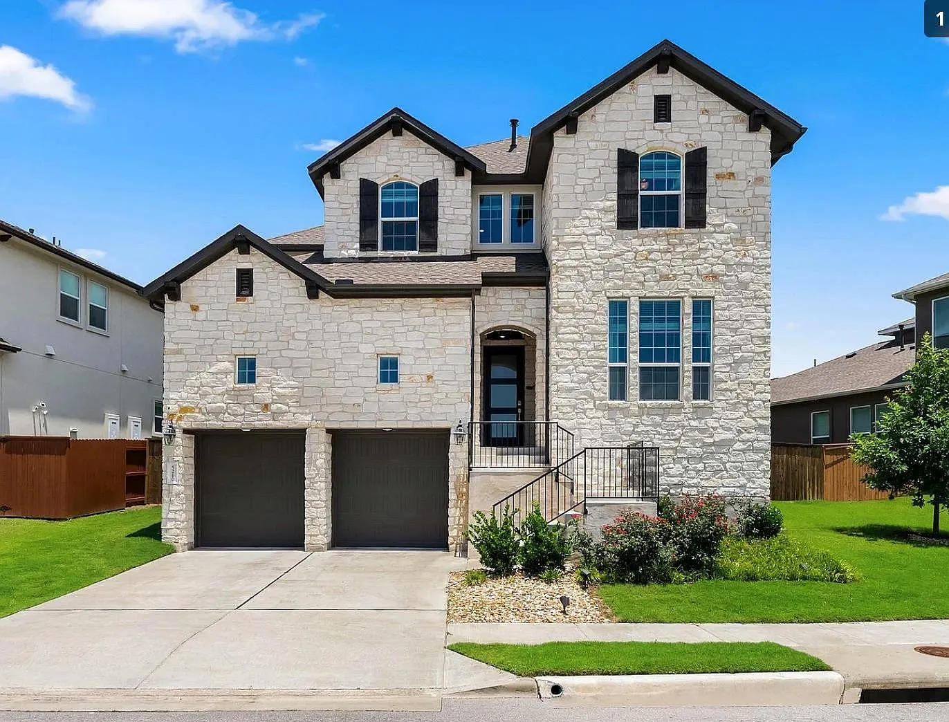 5 bed, 3.0 bath, 3223 sqft, $4,200 — Photo 1