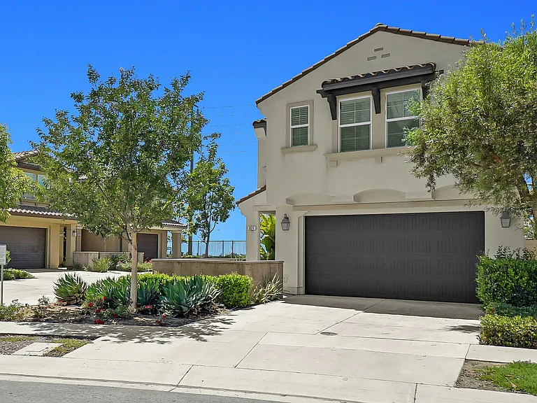 821 Parisa Pl — Photo 1