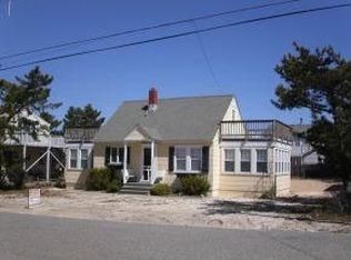 121 E 16th St, Brant Beach, NJ 08008