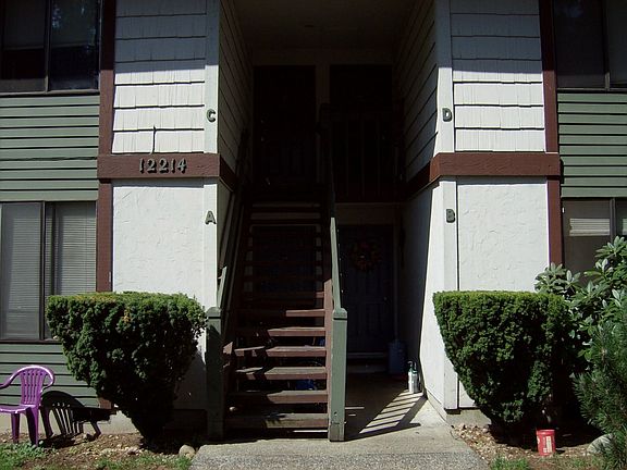 3rd image of 12214 118th Ave E