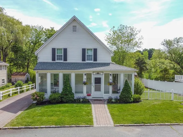 178 Fairbanks Rd, Dedham, MA 02026