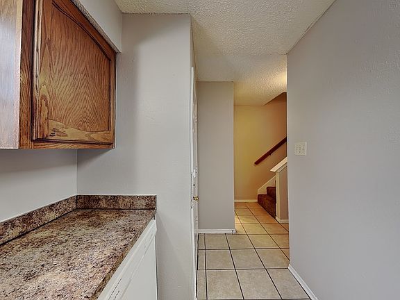 3rd image of 934 Southmoor Ave