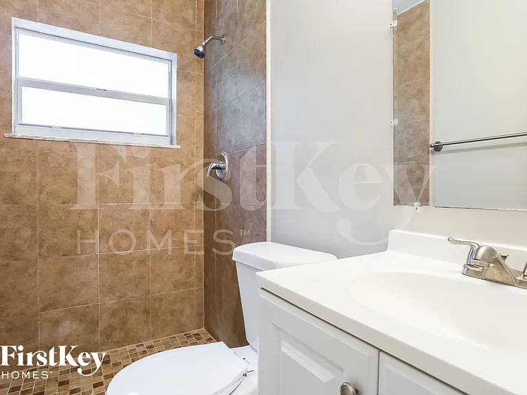 2740 SW 7th St — Photo 12