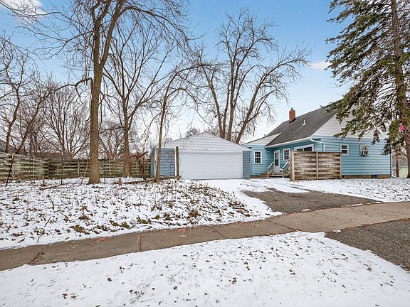 2nd image of 1124 6th Ave NW