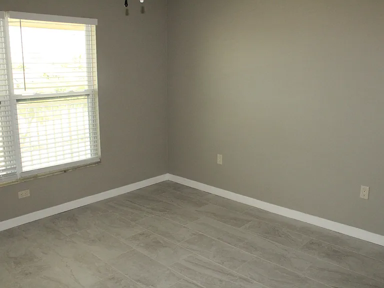 1110 SW 47th Ter #204 — Photo 8