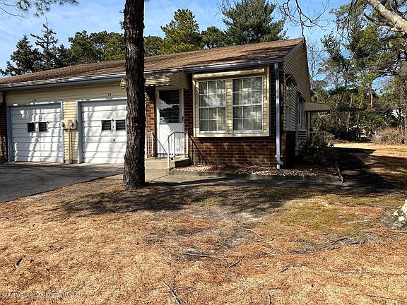 2nd image of 15B Maplewood Dr #52