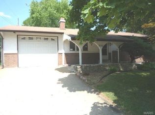 935 5th Plz, Florissant, MO 63031
