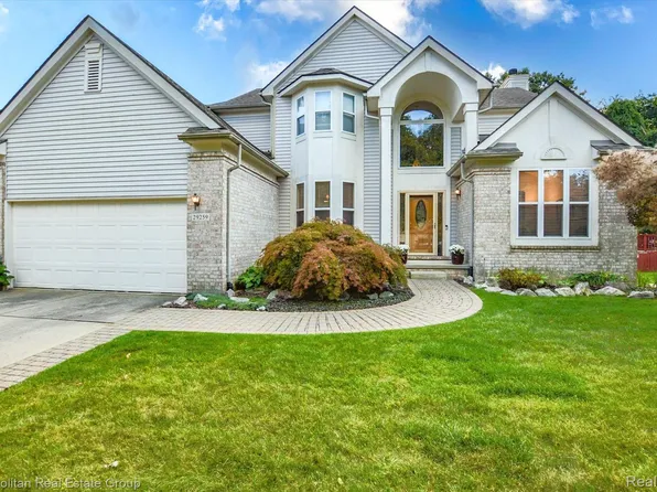 29259 Stillwater, Farmington Hills, MI 48334