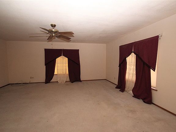 4th image of 5115 Victoria Ln