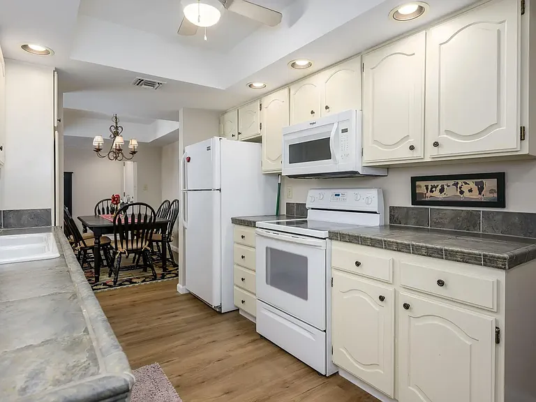 12212 N Paradise Village Pkwy S — Photo 34