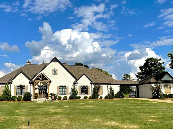 975 Clover Cv, Tupelo, MS 38801