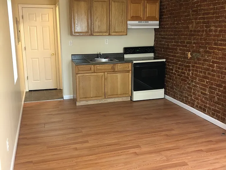 3462 Frankford Avenue — Photo 3