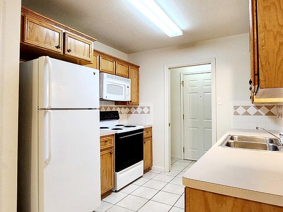 5th image of 2604 Lucille Dr #A