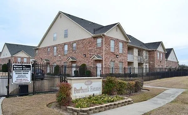 Building Photo - 4441 Burbank Dr #1103