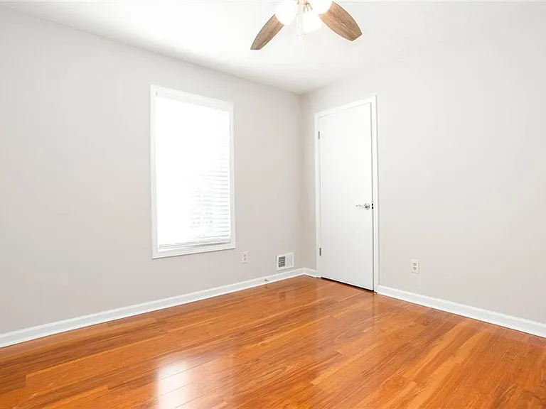 4049 Leicester Dr NE — Photo 14