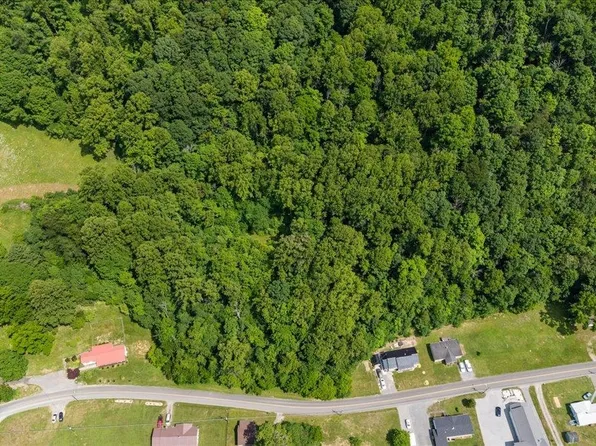 1023 Cascade Dr, Pembroke, VA 24136