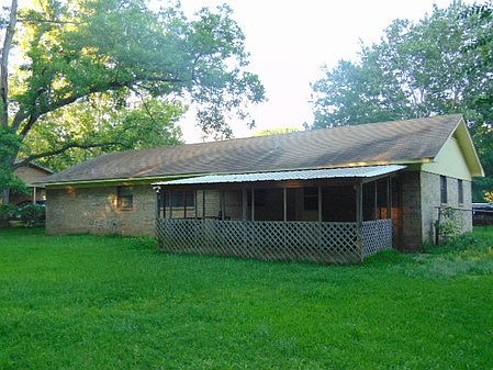 2nd image of 305 Cedar St