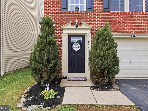4th image of 844 Blossom Dr