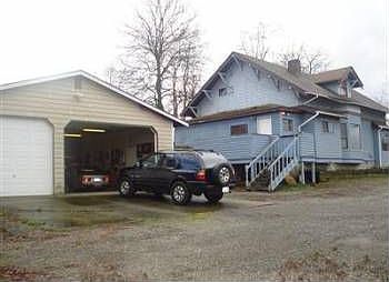 3rd image of 3301 S Sheridan Ave