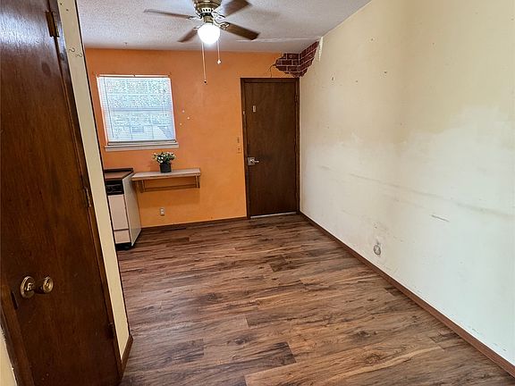 3rd image of 1001 W Campbell St