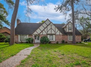 811 Loire Ln, Houston, TX 77090